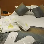 아파트호텔 White Golden 트라존