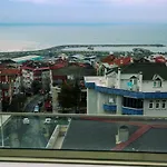 아파트호텔 White Golden 트라존
