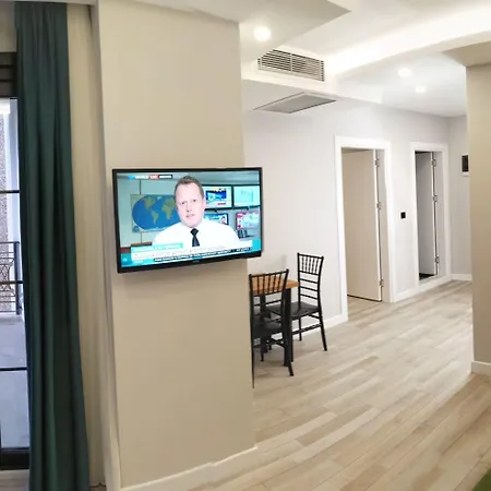 Lägenhetshotell White Golden 4*