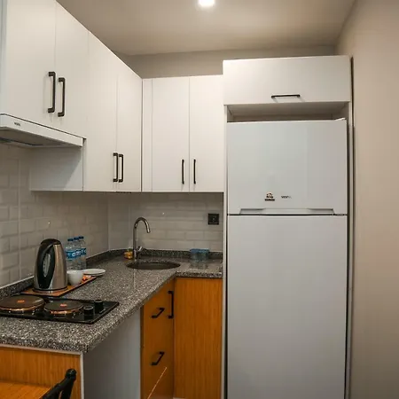 White Golden Apartmanhotel 4*