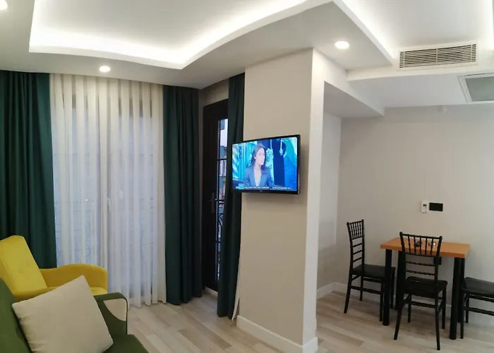 White Golden Aparthotel 4*