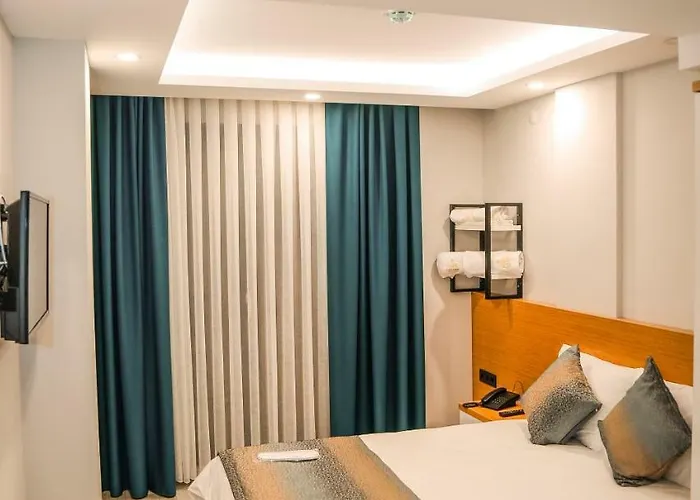 White Golden Aparthotel 4*