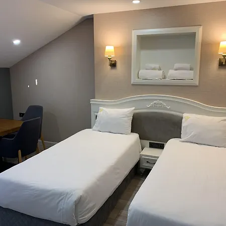 White Golden Aparthotel