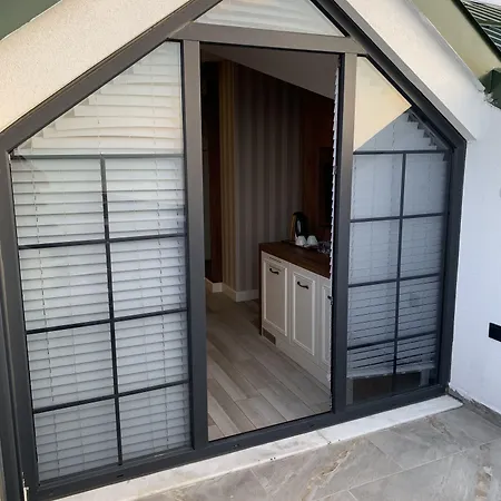 White Golden Aparthotel 4*