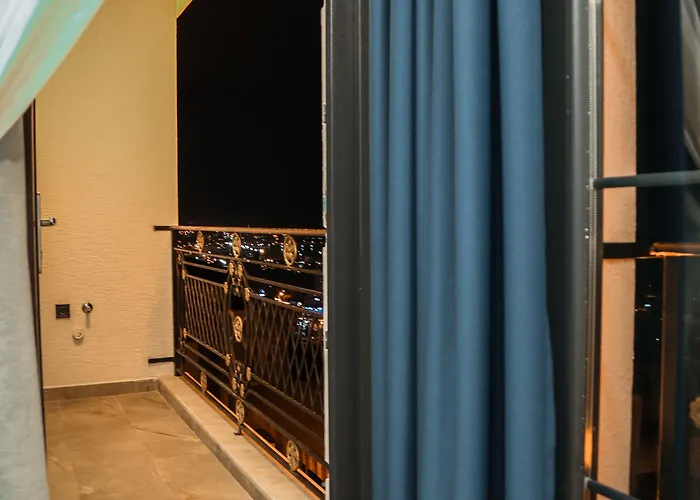 White Golden Aparthotel