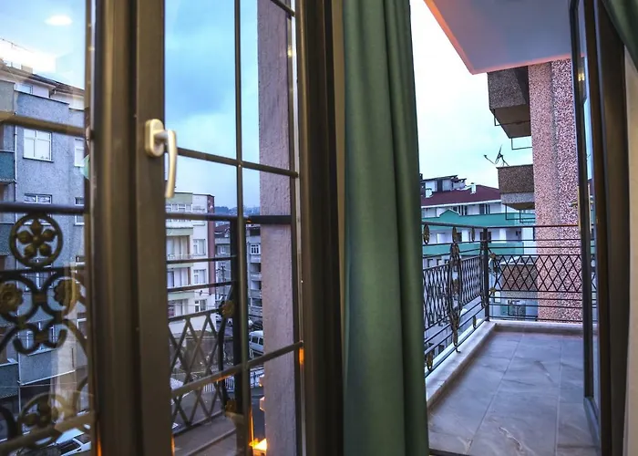 White Golden Aparthotel