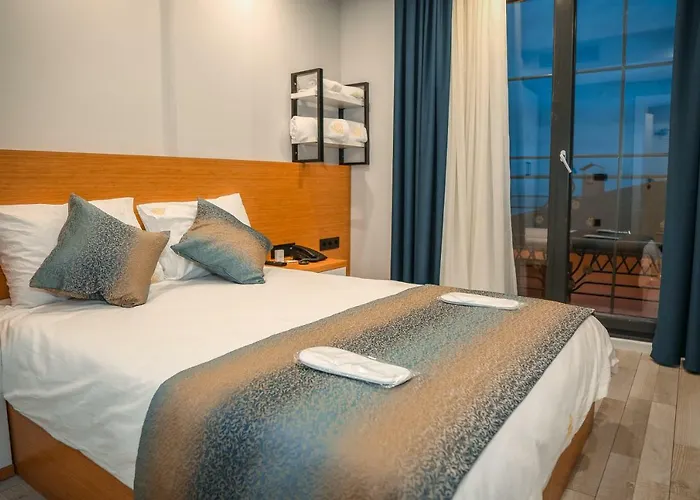 White Golden Aparthotel 4*