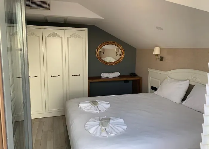 White Golden 4* ترابزون